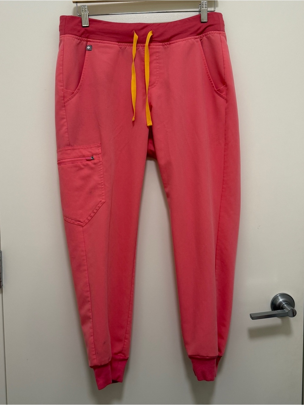 FIGS Zamora Jogger Scrub Pant Technical Collection Pink Salmon Medium Petite MP